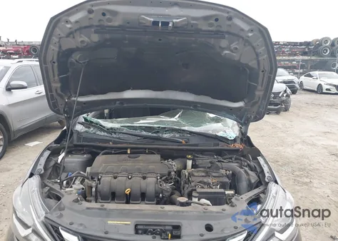 2018 Nissan Sentra S z USA, uszkodzony, nr VIN 3N1AB7AP0JY285277